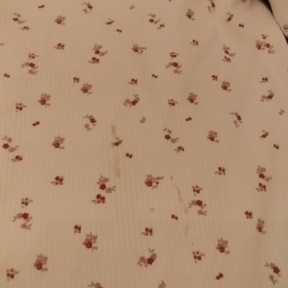 A Zara size 11-12 white long sleeve top with small flowers - Picture 2 of 3